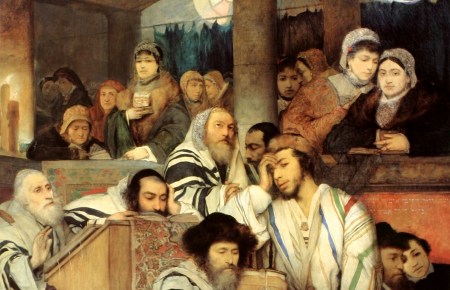 gottlieb-jews_praying_in_the_synagogue_on_yom_kippur-cropped